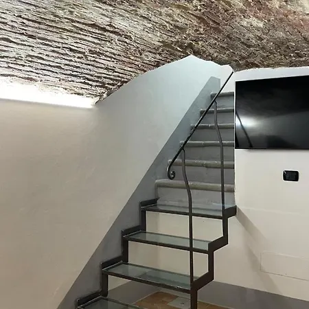 Unique And Antique Florens