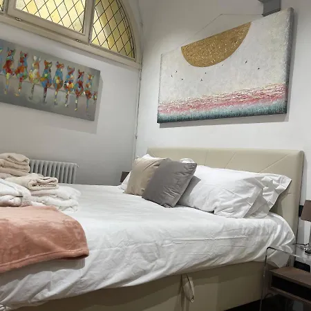 Lägenhet Unique And Antique *