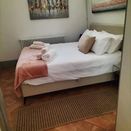 Unique And Antique * Florens